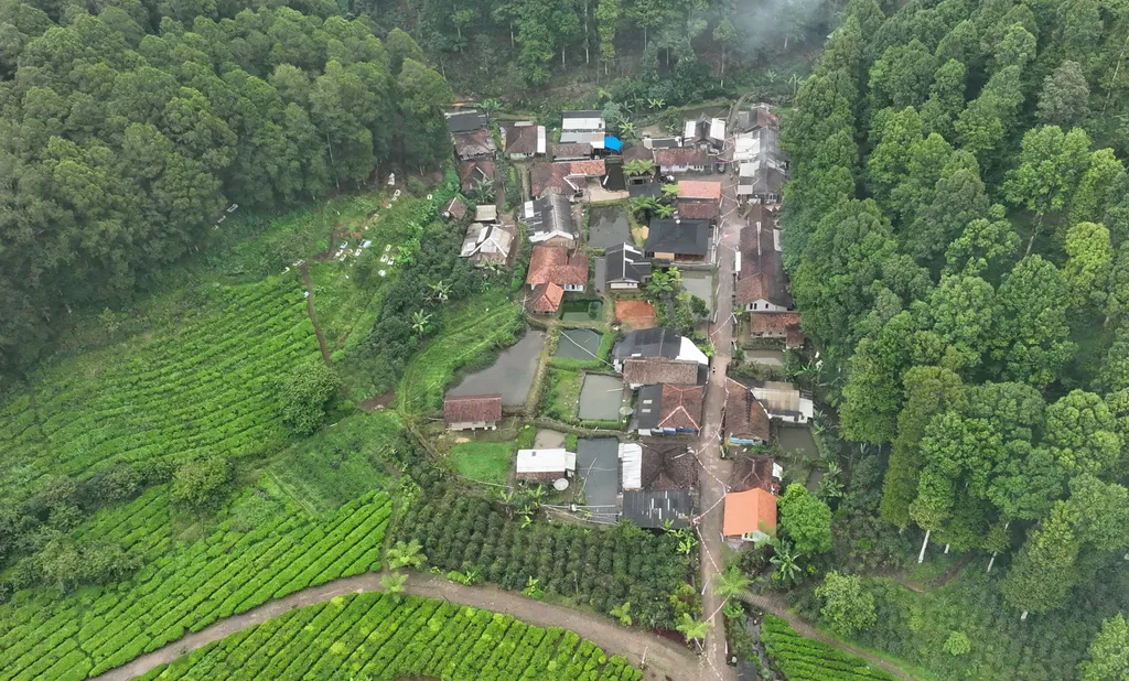 Singgah Sejenak di Kampung Stamplat Girang, Kabupaten Bandung