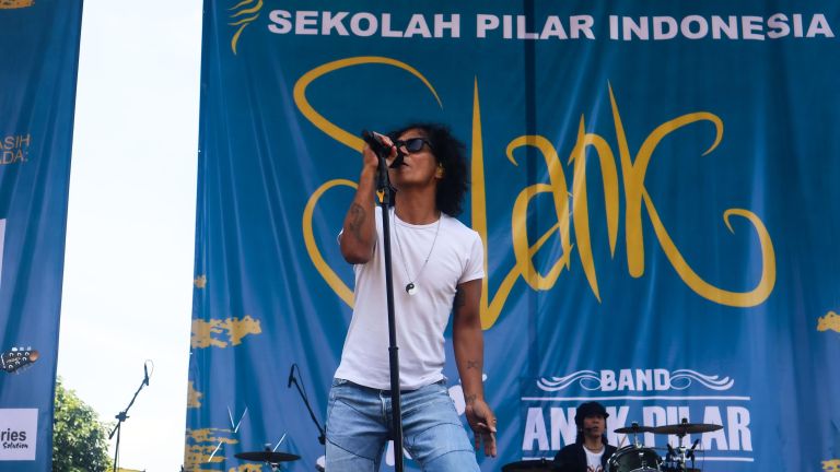 1.000 Peserta Bersatu dalam Festival Rock-Gamelan: Slank dan Suka2x Ramaikan ‘Rock & Learn Family Festival’ Sekolah Pilar Indonesia